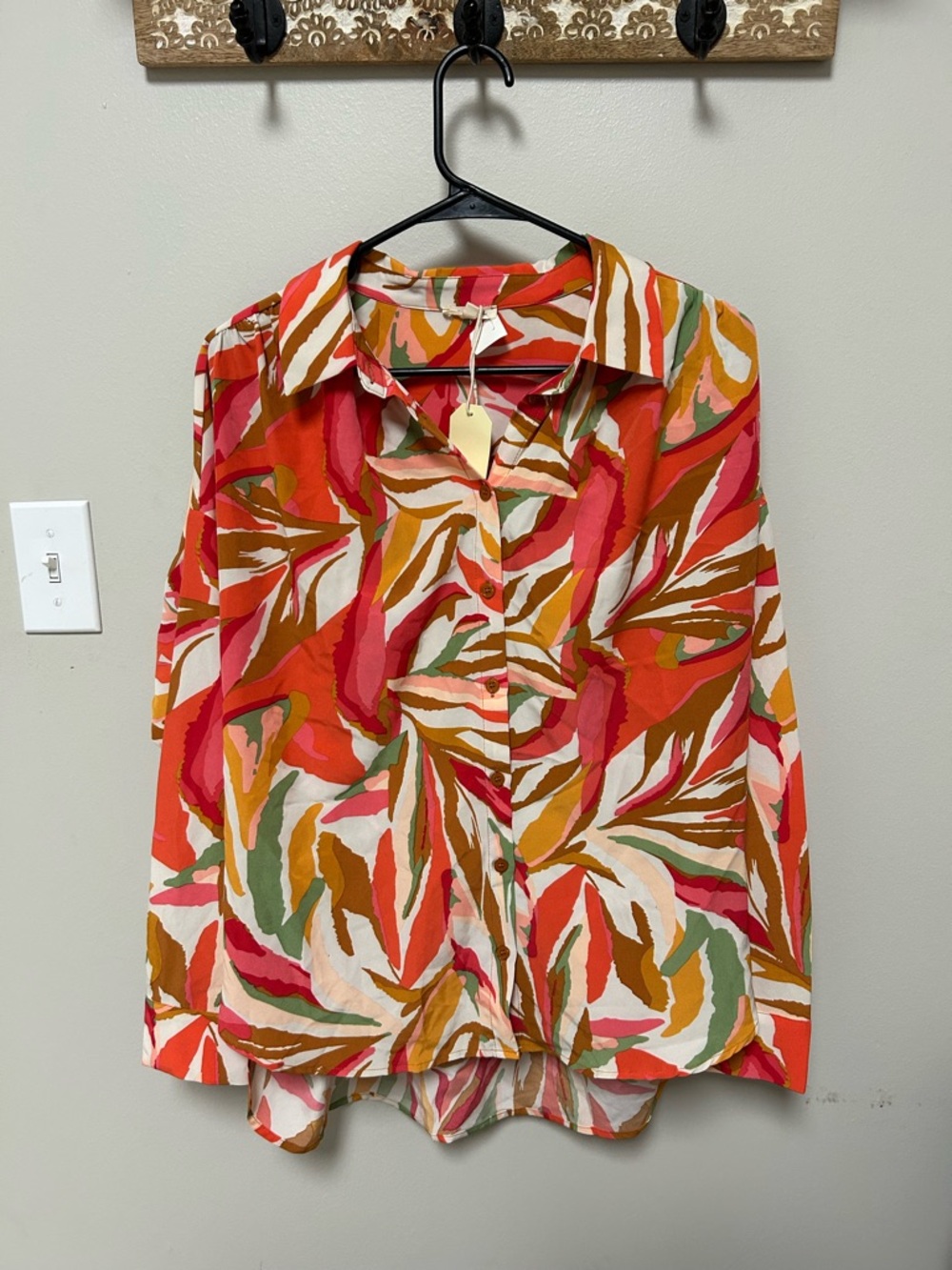 Jodifl LA NWT Silky Tropical Print Button Front Blouse Size Small - Picture 2 of 7